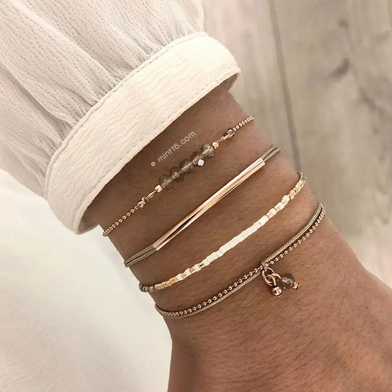 Zartes Armband Weiss und Sand Rosegold