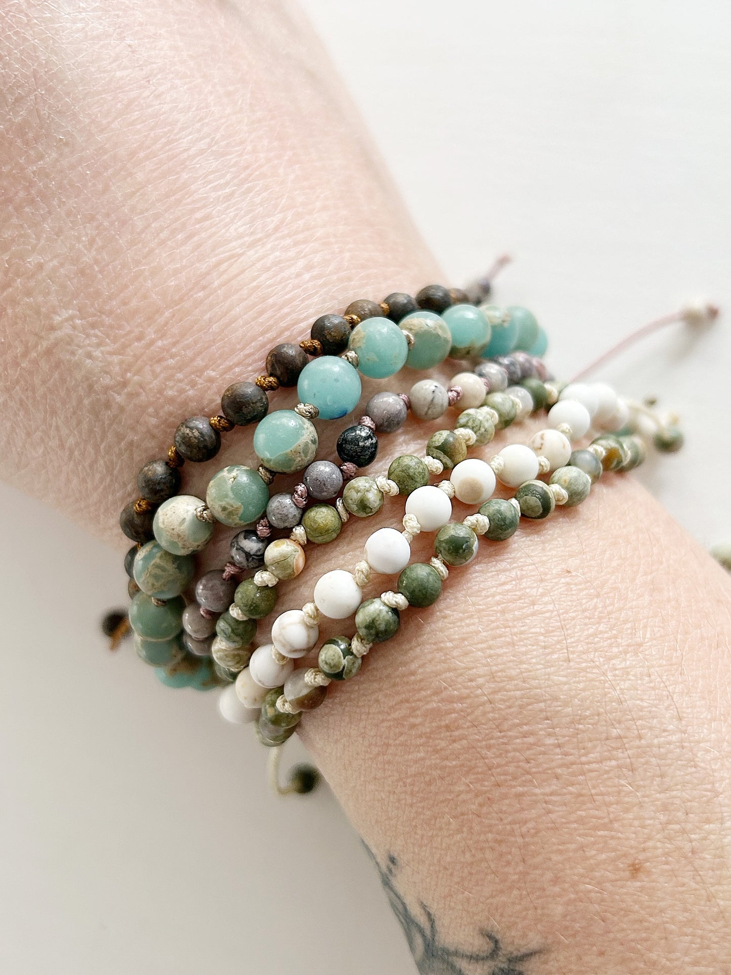 Geknüpftes Armband Mokait