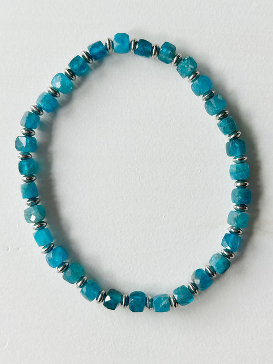 Armband Würfel Apatit mit Silberringe