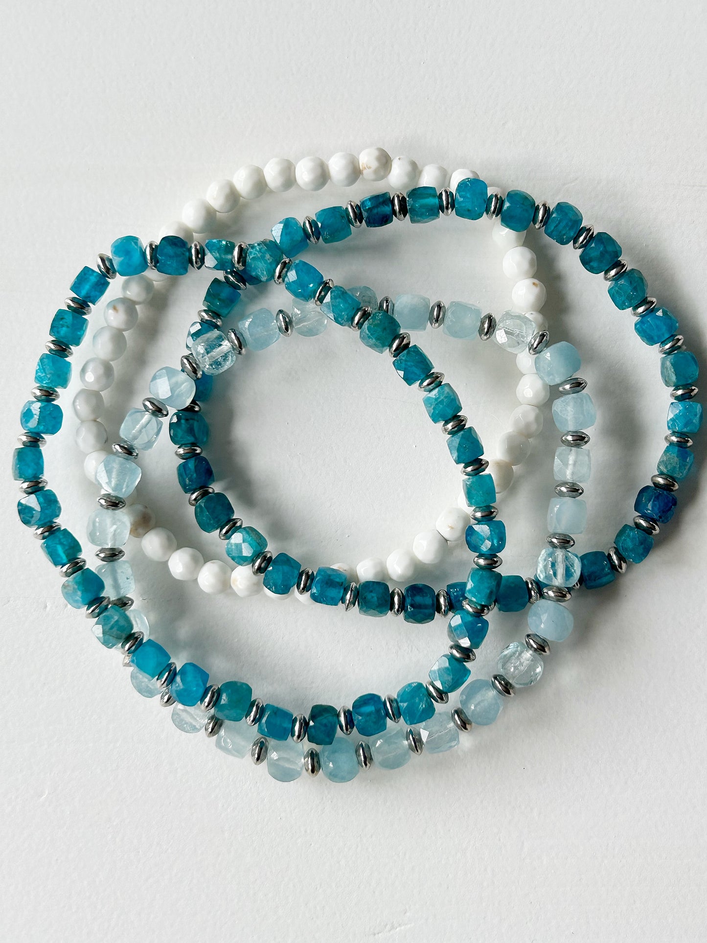 Armband Würfel Apatit mit Silberringe