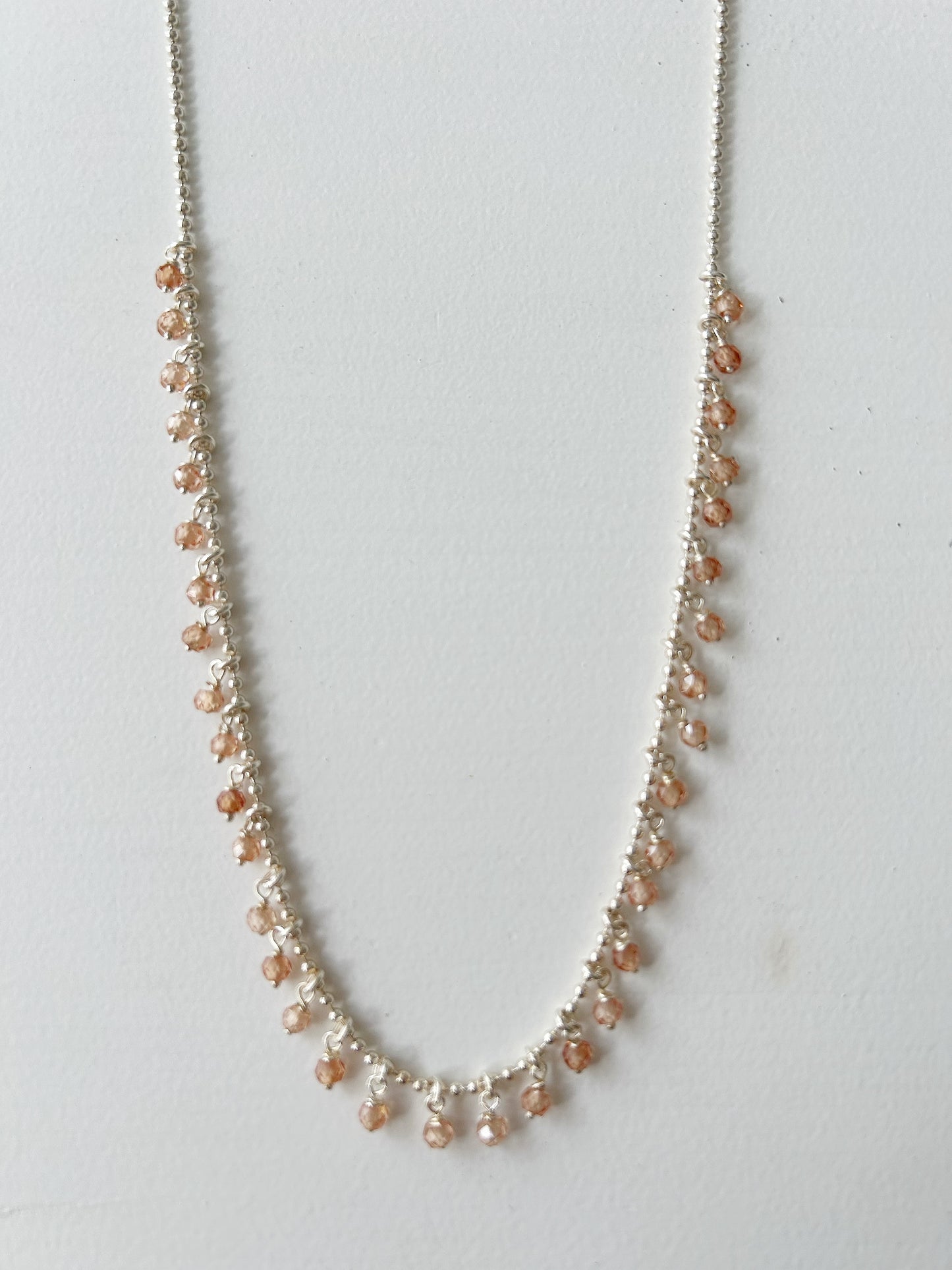 Halskette mit Zirkon Anhängern