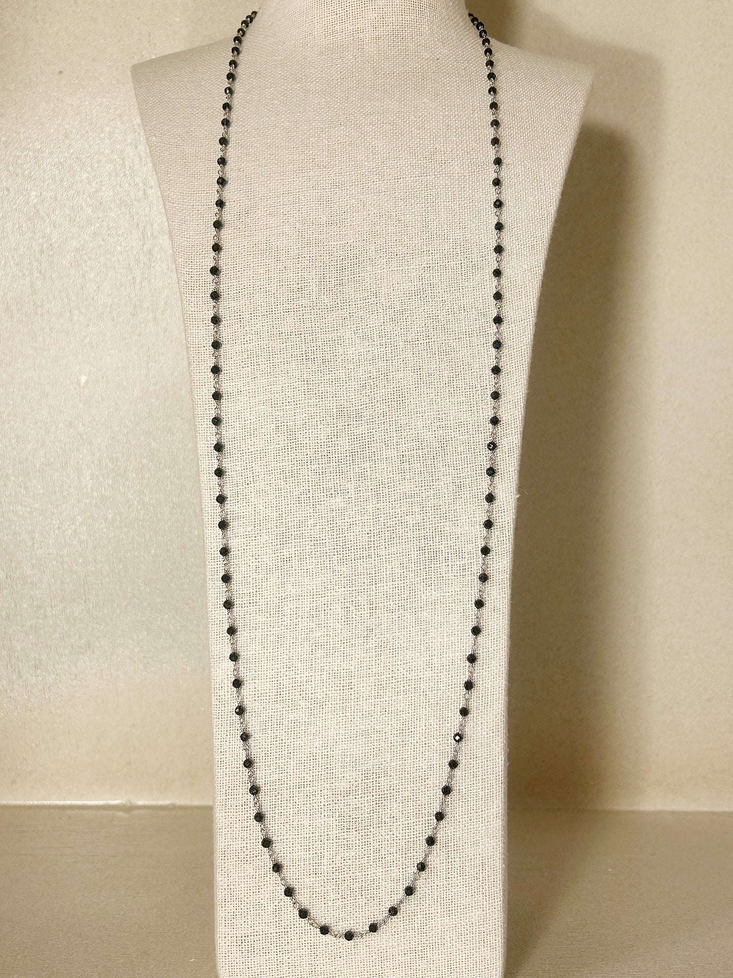 Halskette schwarzer Granat