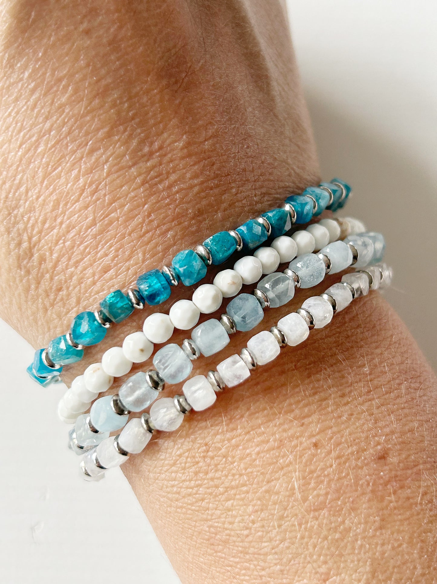 Armband Würfel Regenbogen-Mondstein mit Silberringe