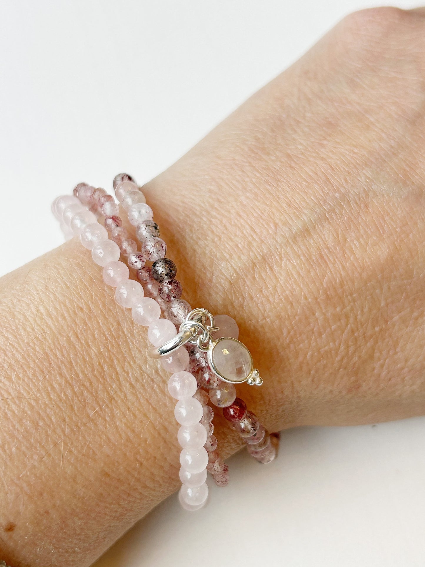 Erdbeerquarz & Rosenquarz – 3er Armbandset