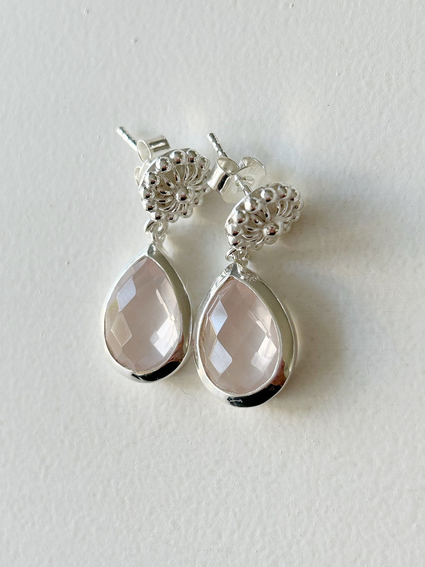 Ohrhänger Tropfen facettierter Rosenquarz