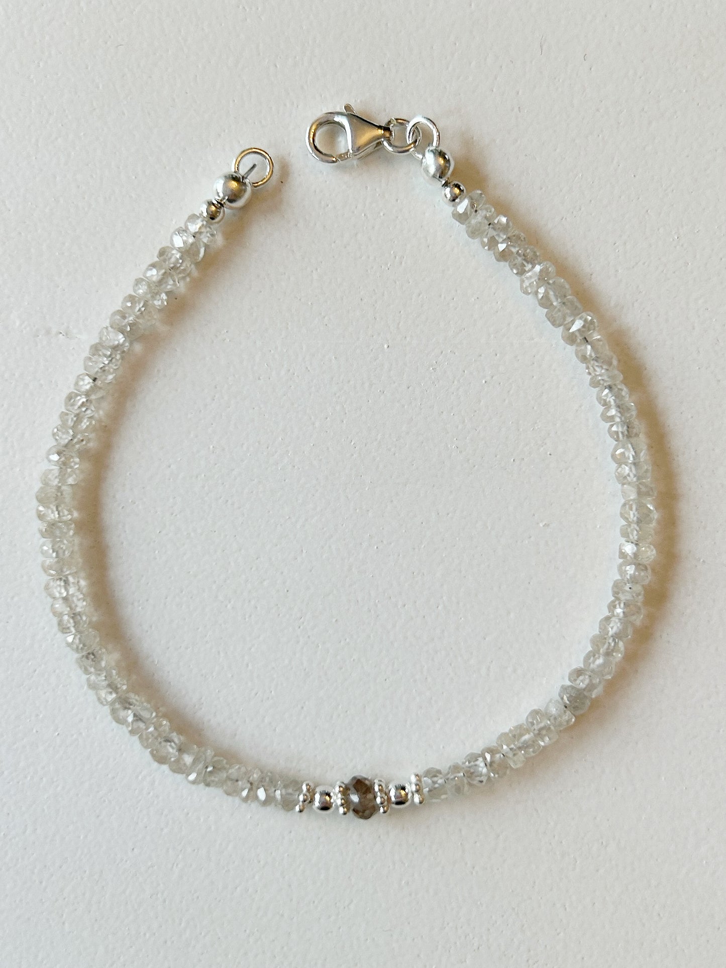 Zirkon-Armband mit Silberelementen