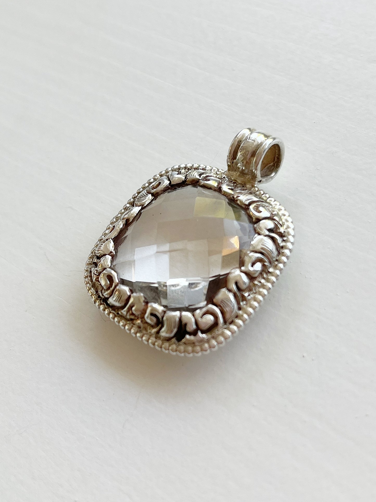 Anhänger mit Bergkristall und Silber