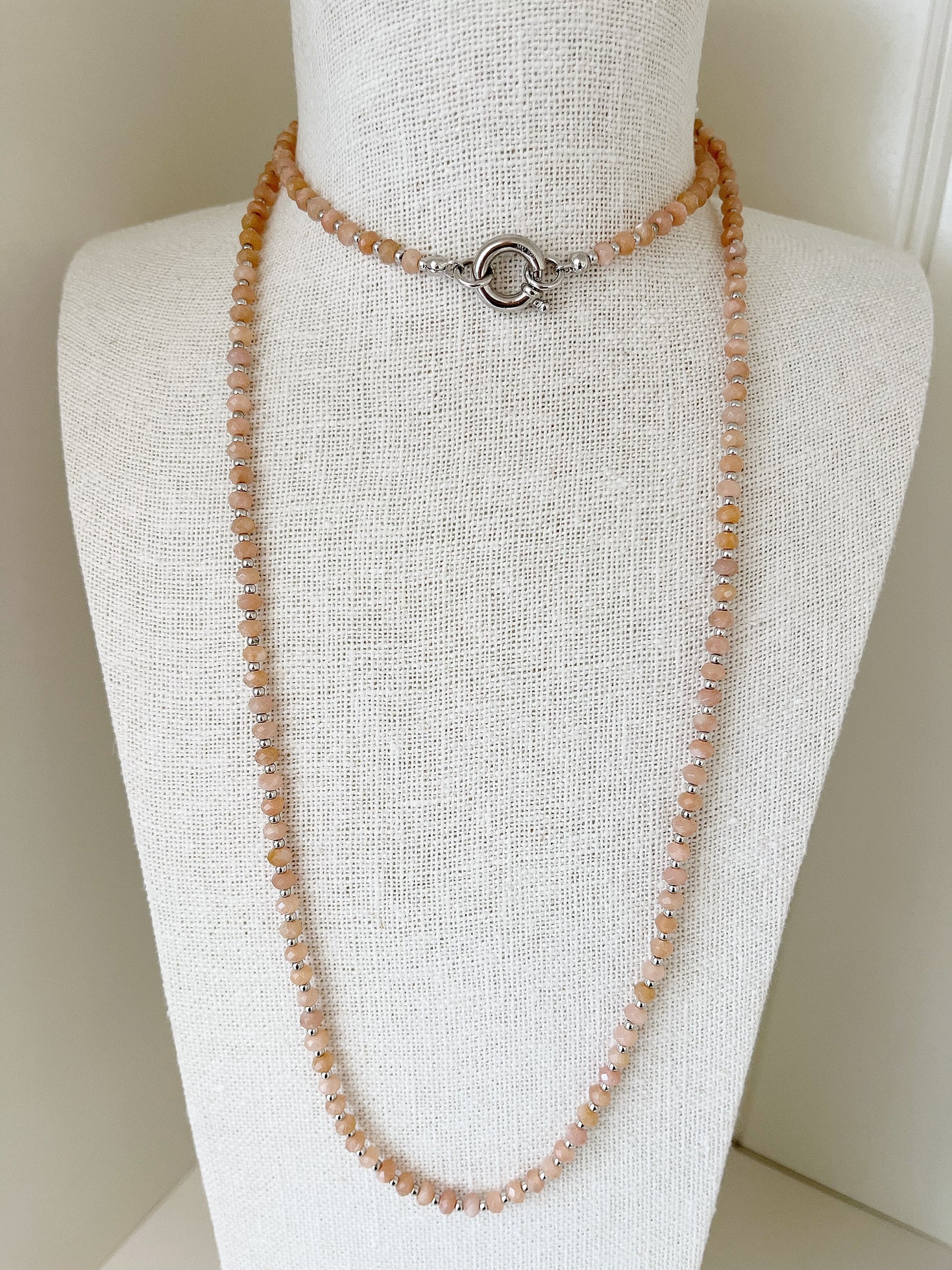 Halskette oranger Mondstein und Silber