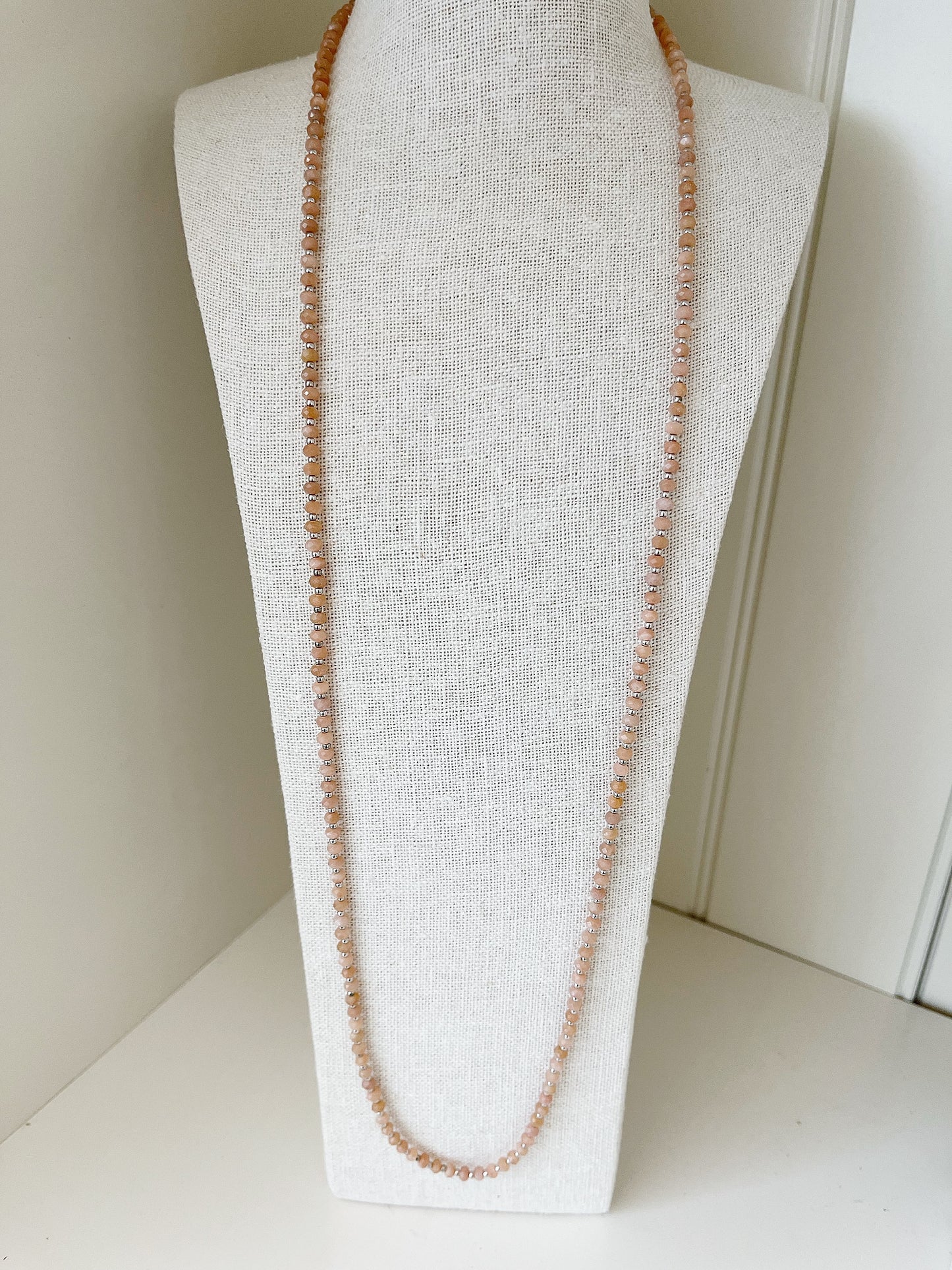 Halskette oranger Mondstein und Silber