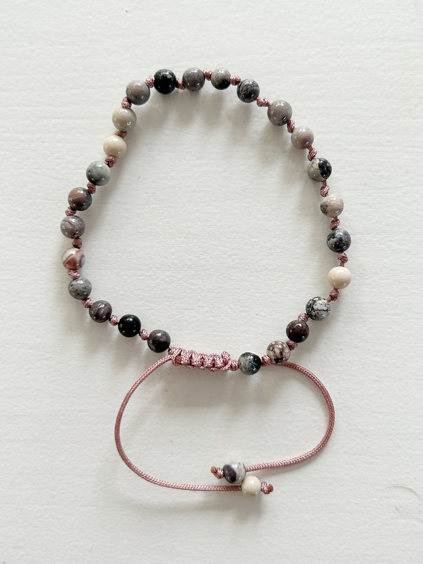 Geknüpftes Armband Mokait